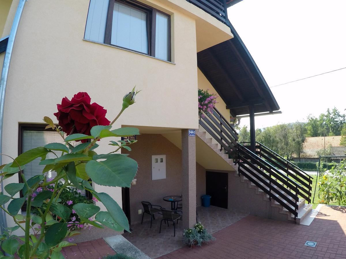 Apartment Ante Slunj Exterior photo