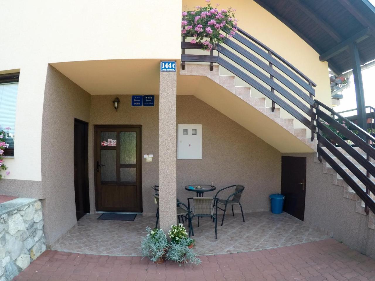 Apartment Ante Slunj Exterior photo
